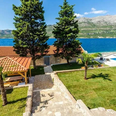 Luxury Gabriela Villa *
