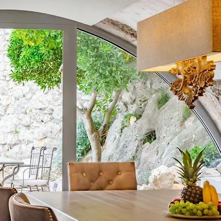 Luxury Gabriela Villa