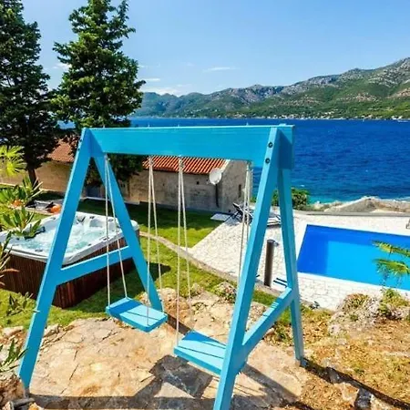 Luxury Gabriela Villa
